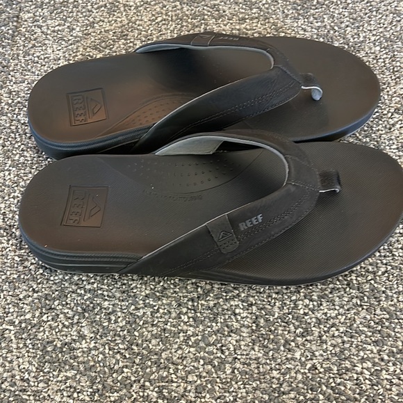 Reef - Men's Cushion Spring Flip Flop - 10 - Picture 4 of 9